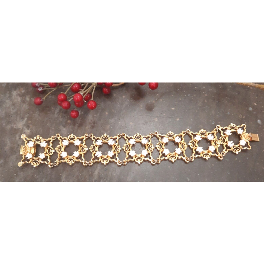 VTG VENDOME by CORO White Enamel Metal Bracelet 7.5" long Floral Flower Link